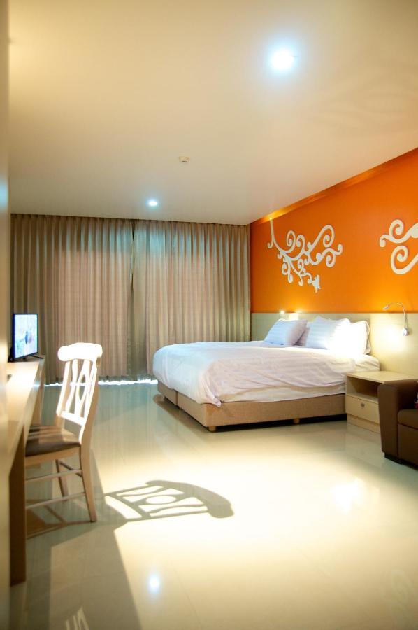 Jolly Suites&Spa Petkasem Ban Nong Khaem  Exterior foto